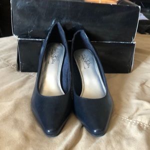 Life Strides soft system heels